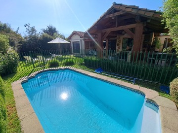 Casa en venta en A pasos colegio san anselmo, Colina - 3 dormitorios, 3 baños