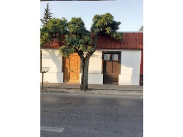 Casa en venta en Buin centro, Buin - 5 dormitorios, 2 baños
