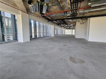 Oficina en arriendo mensual en Av. Las Condes 10912, Las Condes - 4 baños