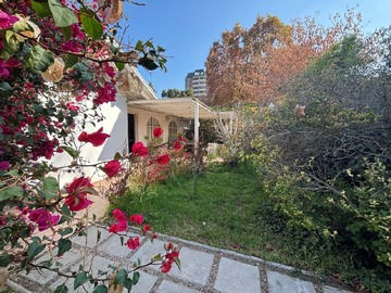 Casa en venta en Comisaría las tranqueras, Las Condes - 3 dormitorios, 2 baños
