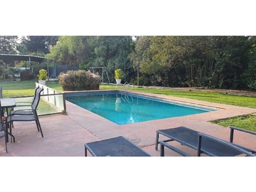 Casa en venta en Lo pinto, Colina - 5 dormitorios, 5 baños