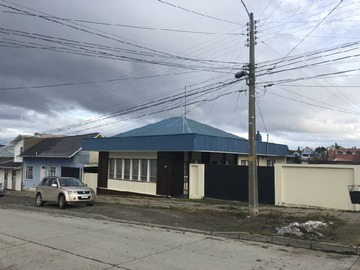 Casa en venta en Casa con amplio terreno para inversión, Punta Arenas - 2 dormitorios, 2 baños