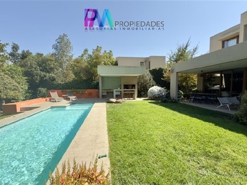 Casa en venta en Av. Los Ríos - Av. Padre Sergio Correa, Colina - 5 dormitorios, 4 baños