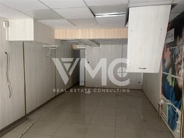 Local Comercial en arriendo mensual en Moneda San Antonio, Santiago - 1 baño