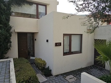 Casa en venta en Condominio montepiedra, Colina - 3 dormitorios, 4 baños