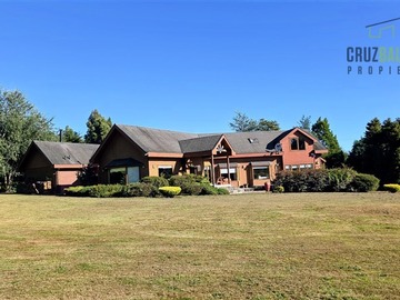 Casa en venta en Condominio Praderas del Sur, Camino Alerce., Puerto Varas - 4 dormitorios, 5 baños