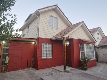 Casa en venta en Propiedad en Pasaje los Hibiscos Oriente Larapinta, Lampa. - 3 dormitorios, 2 baños