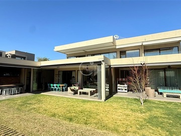 Casa en venta en Av. la Dehesa/ Bernardo Larraín, Lo Barnechea - 7 dormitorios, 6 baños
