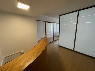 Oficina en arriendo mensual en Oficina en Arriendo en Huérfanos/ Ahumada - 3 dormitorios, 1 baño