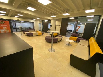 Oficina en arriendo mensual en Excelente Conectividad y Diseño (166083), Santiago - 12 dormitorios, 8 baños