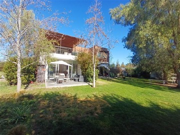 Casa en venta en Condominio Chicureo 3, Avenida del Valle con Jose Rabat, Colina - 4 dormitorios, 4 baños