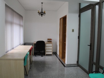 Oficina en arriendo mensual en Oficina En Barrio Histórico 2 Privados Y Am (157975), Santiago - 2 dormitorios, 1 baño