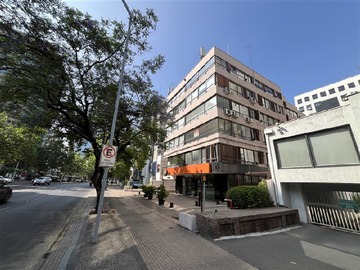Oficina en arriendo mensual en Mercado Urbano Tobalaba, Las Condes - 2 dormitorios, 1 baño