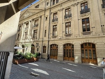 Oficina en venta en Bandera / Moneda, Santiago - 3 dormitorios, 4 baños