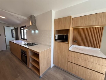 Casa en venta en Linda casa recién remodelada en San Pedro de la Paz, San Pedro de la Paz - 3 dormitorios, 3 baños
