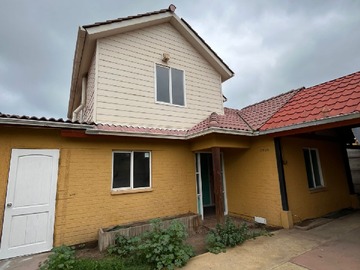 Casa en venta en Propiedad a la Venta en Pasaje el Peumo Larapinta Lampa. - 3 dormitorios, 3 baños