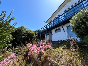 Casa en venta en Exclusiva Casa en Primera Línea C/760 M y Vista Panorámica Al Mar - 4 dormitorios, 3 baños