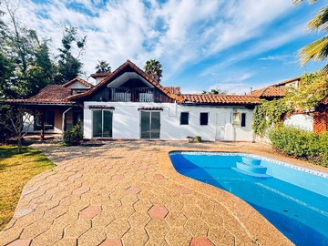 Casa en venta en Espectacular y amplia casa (75771), La Reina - 5 dormitorios, 4 baños