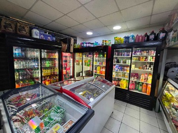 Local Comercial en venta en Oportunidad Única en Zona de Alto Tráfico (178923), Santiago - 1 baño