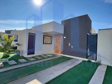 Casa en venta en Sector teniente serrano, Quilpué - 3 dormitorios, 3 baños