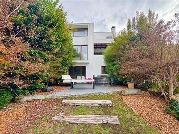 Casa en venta en Paseo pie andino**juan pablo ii, Lo Barnechea - 4 dormitorios, 3 baños