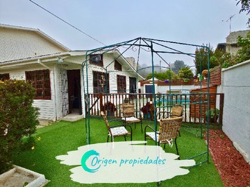 Casa en venta en Avenida Bahía Mansa 781, Algarrobo, Región de Valparaíso 2710000, Chile, Algarrobo - 5 dormitorios, 3 baños
