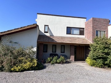 Casa en venta en El Algarrobo - Los Castaños, Colina - 7 dormitorios, 6 baños