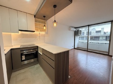 Departamento en venta en MA - Arturo Prat esq Cóndor, Depto 2Dorm 1 Baño, homeoffice, terraza, cocina y baño remodelados. Incluye bodega, vista Oriente piso 9 con 47/50m2. COCINA Y BAÑO REMODELADOS, Santiago - 2 dormitorios, 1 baño
