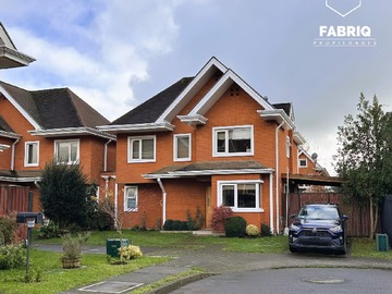 Casa en arriendo mensual en Avenida Universiaria, Temuco - 4 dormitorios, 2 baños