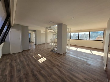 Oficina en arriendo mensual en Guardia 181, Providencia, Providencia - 4 baños