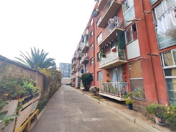 Departamento en venta en Entre calle Concha y San Carlos, cercano a metro La Cisterna Intermodal, La Cisterna - 3 dormitorios, 1 baño
