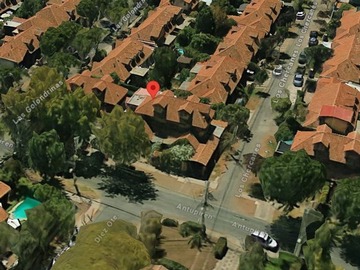 Casa en venta en En Venta Casa 3 Pisos en Antupirén con Los Chercanes. Peñalolén, Peñalolén - 4 dormitorios, 2 baños