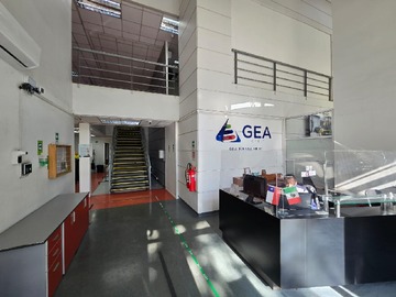 Oficina en arriendo mensual en Rodrigo De Araya, Macul, Región Metropolitana de Santiago 7810000, Chile, Macul - 10 baños