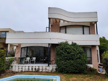 Casa en venta en Las Pelargonias, Concón - 4 dormitorios, 4 baños