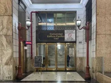 Oficina en venta en Zona Comercial Estratégica (175151), Santiago - 1 dormitorio, 2 baños