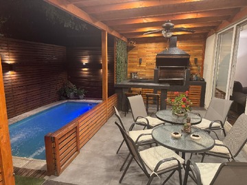 Casa en venta en Alberto Undurraga 1515, Huechuraba - 4 dormitorios, 3 baños