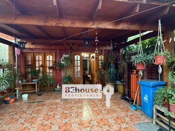 Casa en venta en Pedro Sarmiento, Colina - 3 dormitorios, 2 baños