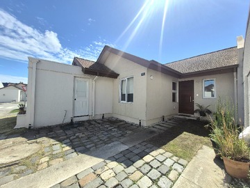 Casa en venta en Casa de 1 Nivel Condominio los Avellanos, San Pedro de la Paz - 3 dormitorios, 2 baños