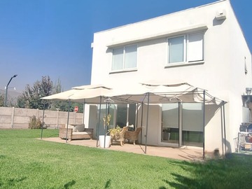 Casa en arriendo mensual en Arriendo Casa 140m2 Chicureo Norte 3 Minutos Colegio Highland - 4 dormitorios, 3 baños