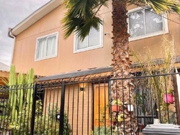 Casa en venta en Las Melgas 1870, Puente Alto - 4 dormitorios, 2 baños