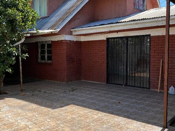 Casa en venta en Casa esquina 2 pisos/Tobalaba/San Luis/Depart (115690), Peñalolén - 5 dormitorios, 2 baños