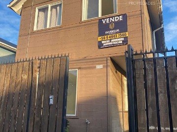 Casa en venta en Excelente casa de 2 pisos en Osorno (153096), Osorno - 3 dormitorios, 1 baño