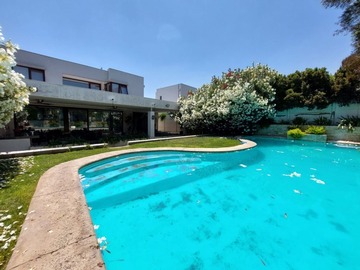 Casa en venta en Chamisero chicureo colina, Colina - 4 dormitorios, 4 baños