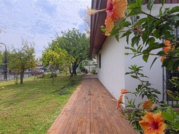 Sitio en venta en Rotonda Tomas Moro, Las Condes - 3 dormitorios, 2 baños
