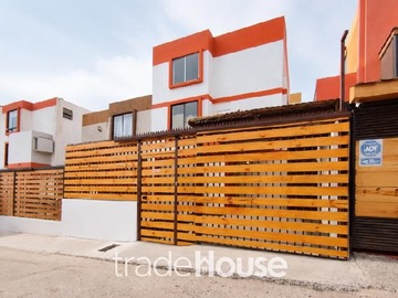 Casa en venta en Nueva Cuatro, Iquique, Iquique - 4 dormitorios, 4 baños
