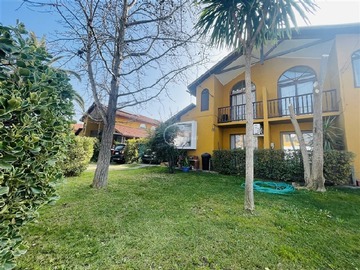 Casa en venta en Av Balmaceda / La Paz, Peñaflor - 3 dormitorios, 2 baños
