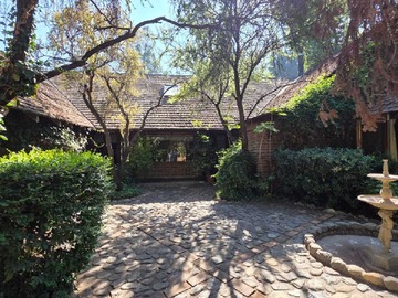 Casa en venta en Parcela en venta, 2 casas y cancha de Tenis (155687), Peñalolén - 5 dormitorios, 2 baños
