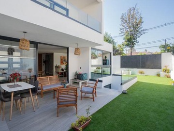 Casa en venta en Hernando de Magallanes - Dra Eloisa Díaz, Las Condes - 4 dormitorios, 3 baños