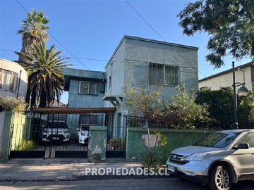 Casa en venta en Nancy / José Domingo Cañas, Ñuñoa - 4 dormitorios, 3 baños