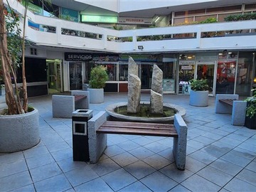 Local Comercial en arriendo mensual en Pedro de Valdivia -Providencia, Providencia - 2 baños